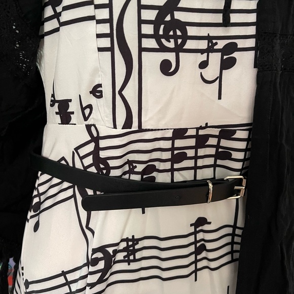 🎼 Black & White Dress 🎼 - Picture 2 of 5